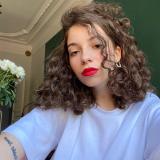 еврейка у микрофона - Telegram канал